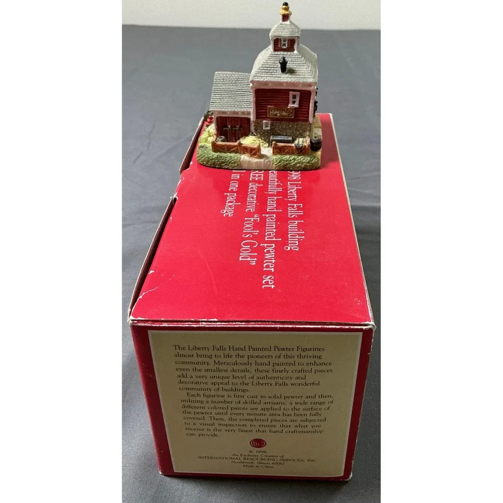 Liberty Falls AH156 Dawson's Livery & Feed Stable Set with Pewter Figures